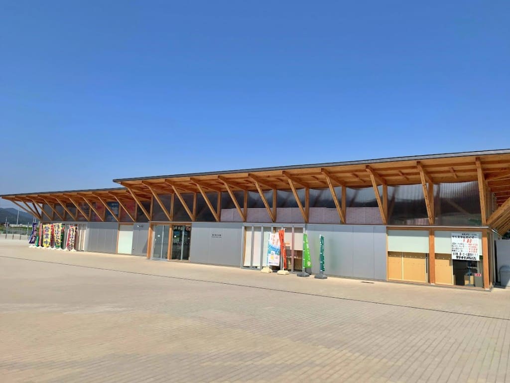 鵜の郷交流館（観光交流拠点施設）