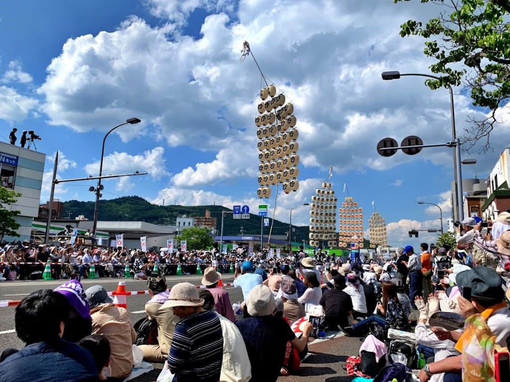 秋田竿燈まつりパレード