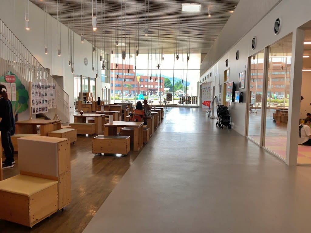 ビッグルーフ滝沢内観