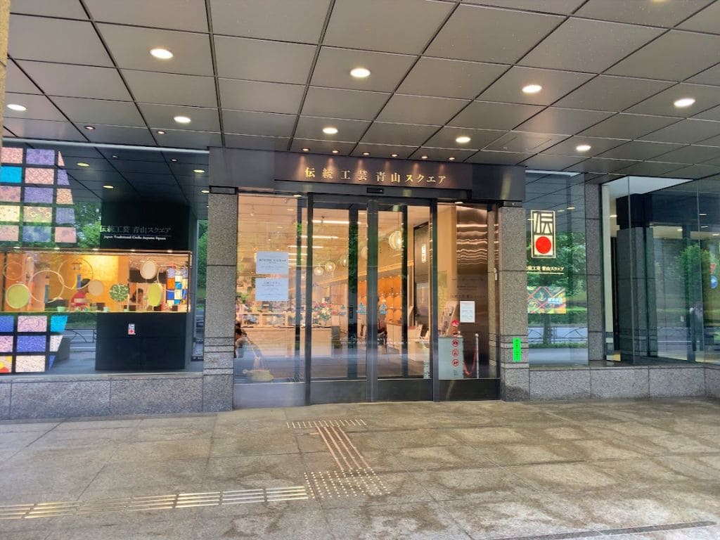 青山スクエア　エントランス