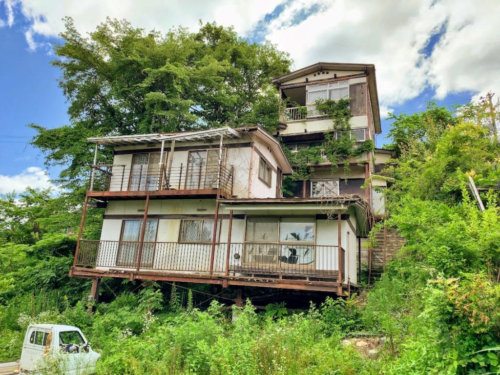 つなぎ地域北側の空き家イメージ