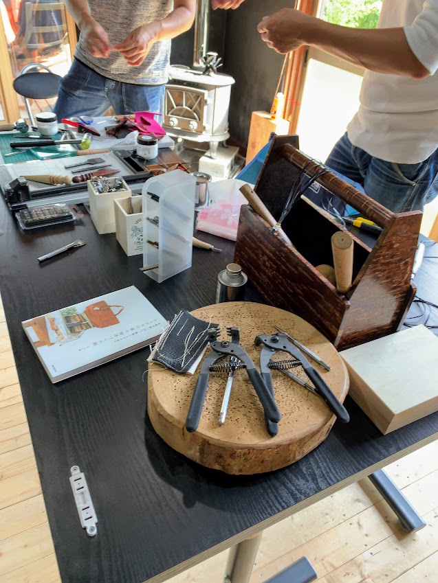 岩手革紅葉が丘工房一般開放ディの様子