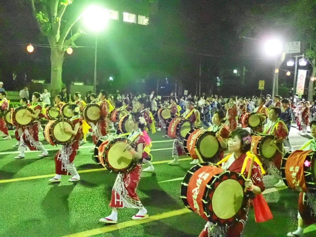 盛岡さんさ踊りの様子
