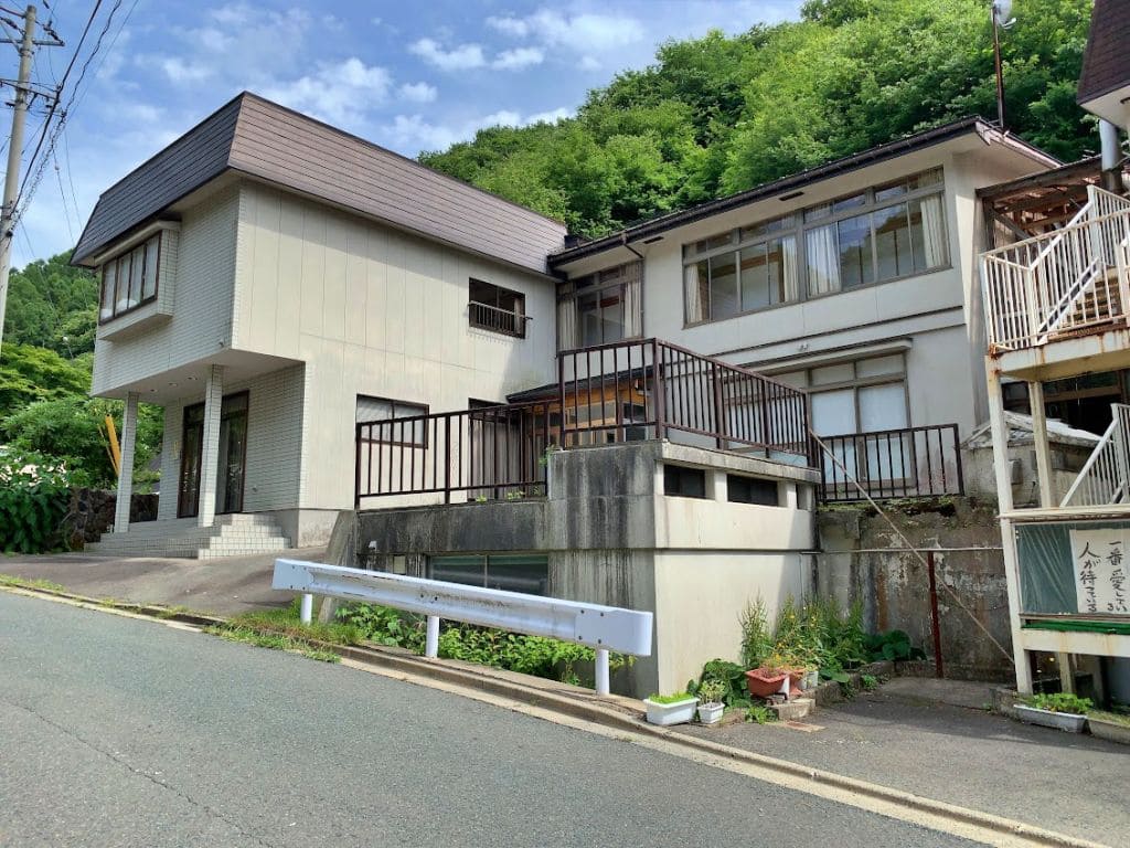空き旅館（元村上旅館）