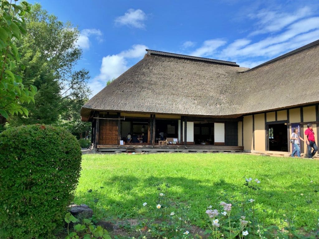 南部曲り家などで、工房まつりならではの「ものづくり教室」が開催されました。