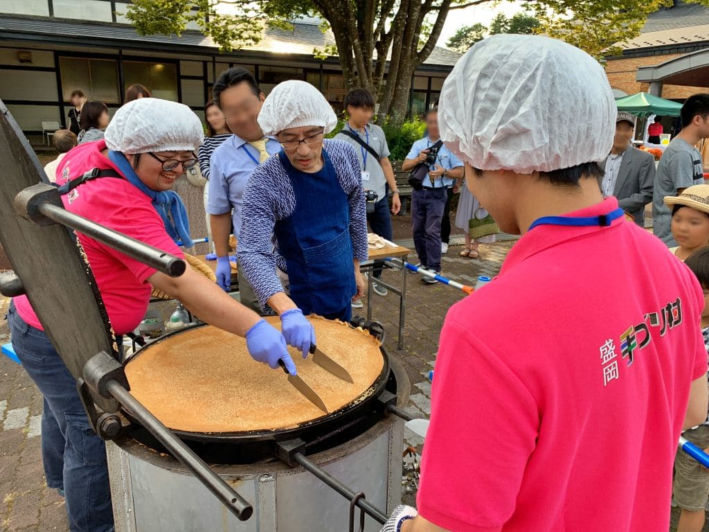 ジャンボ煎餅パフォーマンス２
