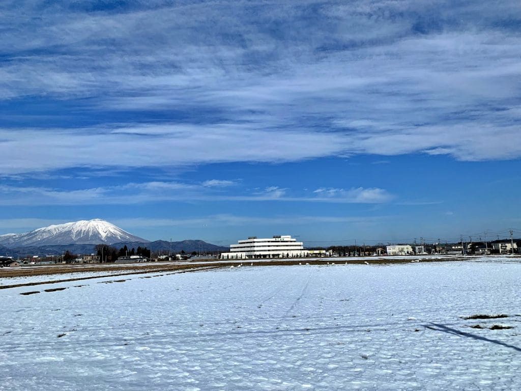 榊バス停前から見た岩手山
