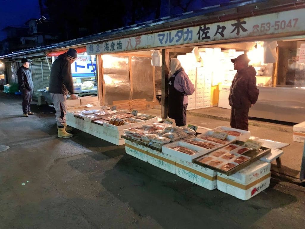 魚屋さんもある