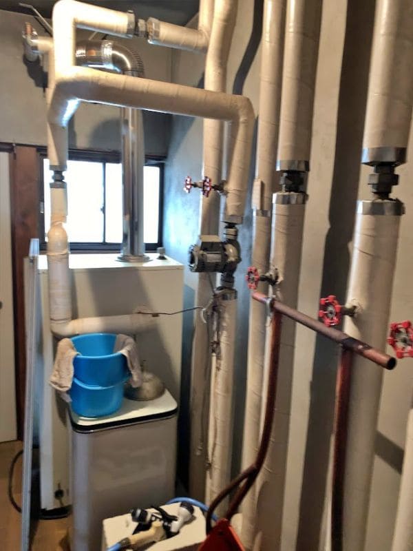 セントラルヒーティングの機械室