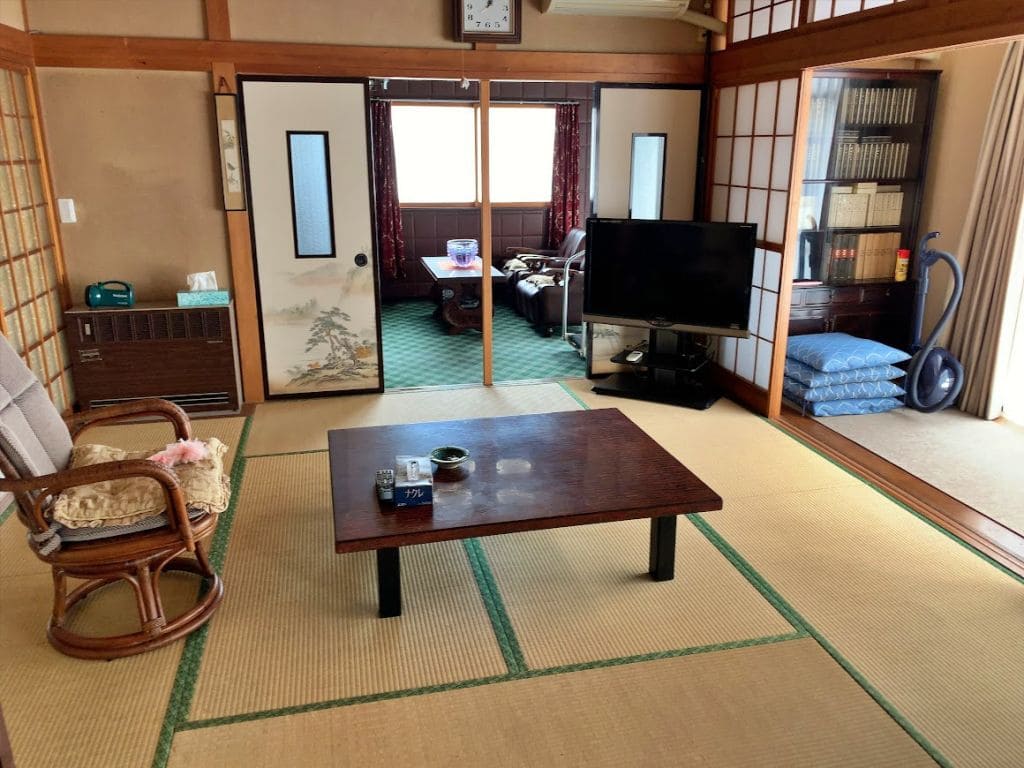 昭和の日本家屋って感じの部屋