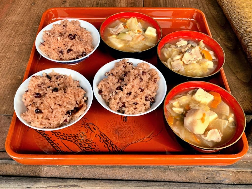 作業の合間に手料理をお呼ばれ