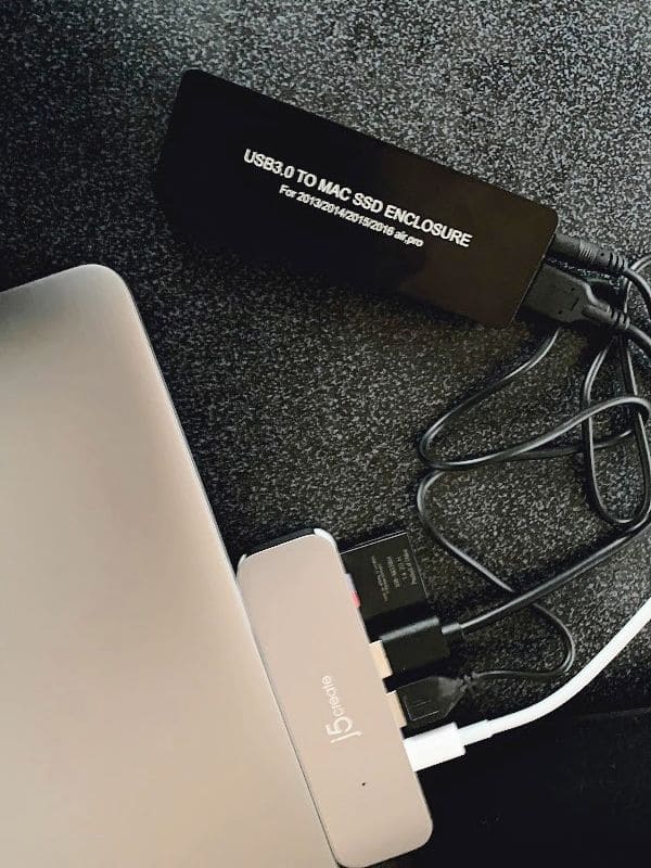 故障した端末のSSD