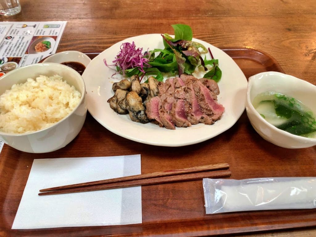南三陸町で美味しいお肉と牡蠣をいただく
