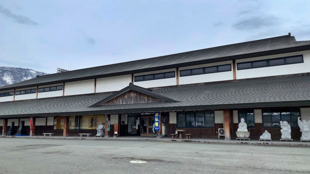 カネダイ仏壇館　川連本店