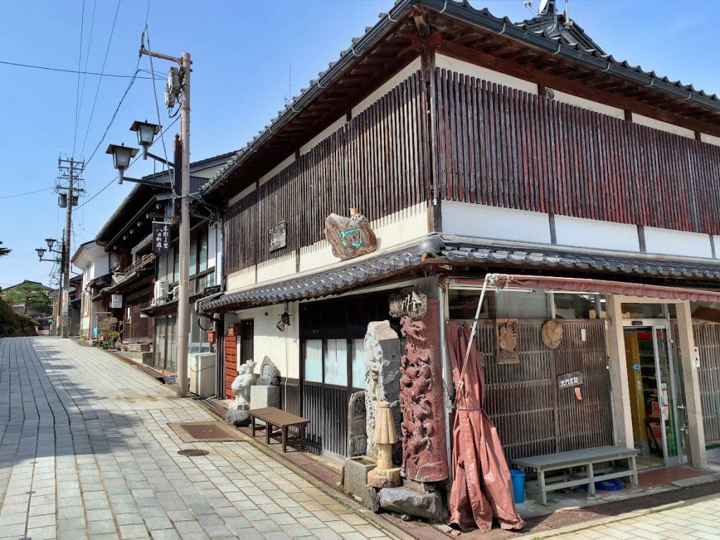 八日町通りの風景