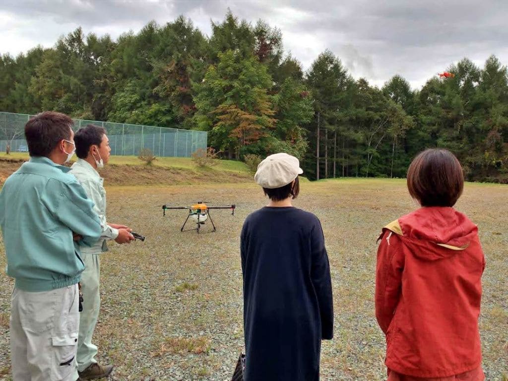 ドローン操作を体験