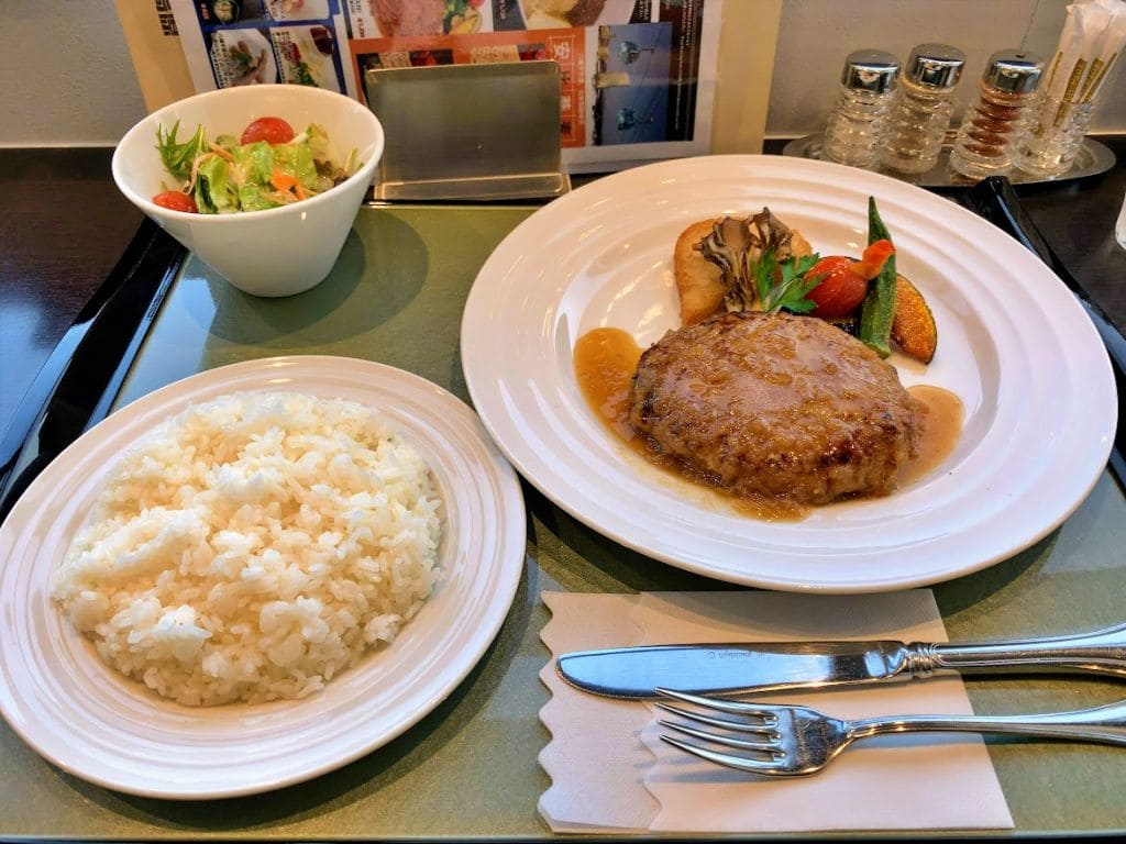 レストラン安比高原で遅いランチ