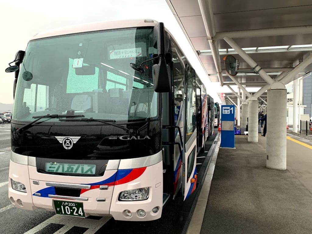 お馴染み三八五バス