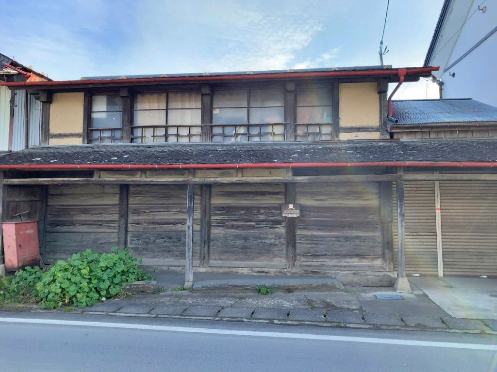 しとみおろし戸商家