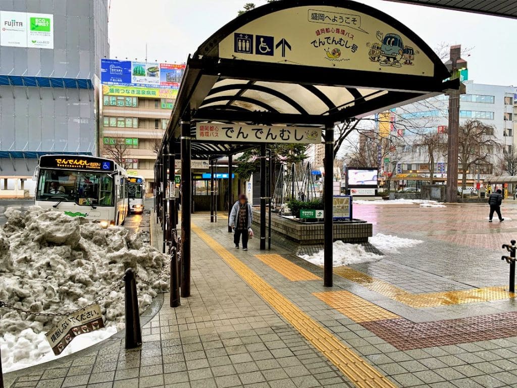 盛岡駅東口でんでんむしのりば