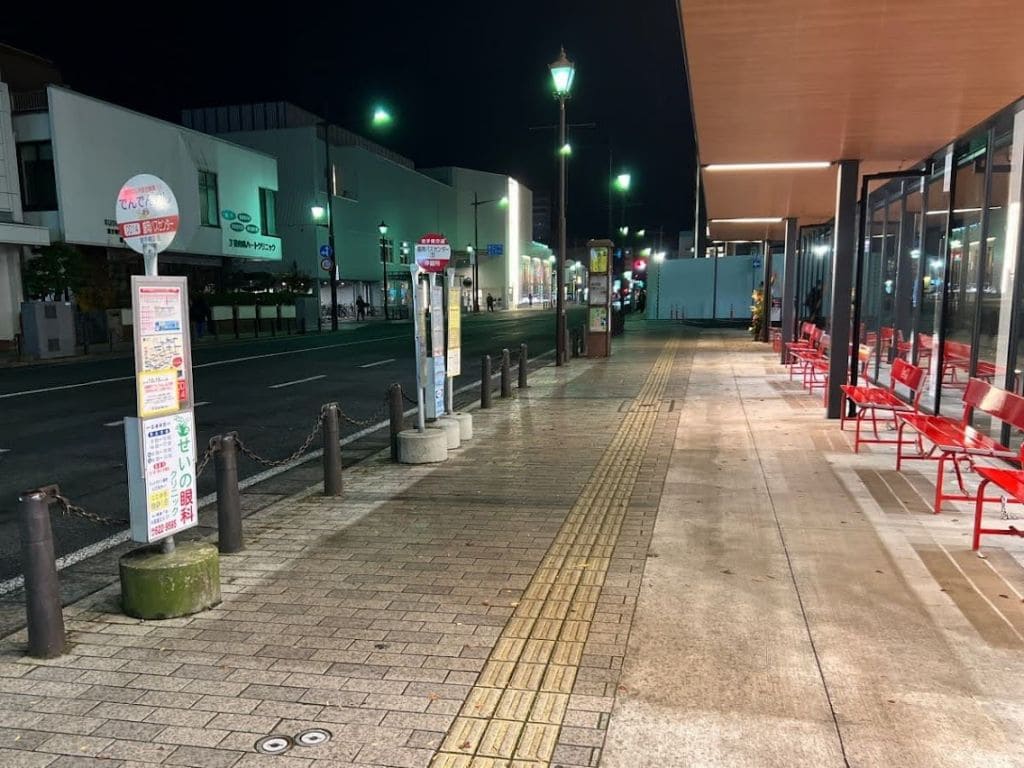 盛岡バスセンター（monaka前）バス停（右まわり）