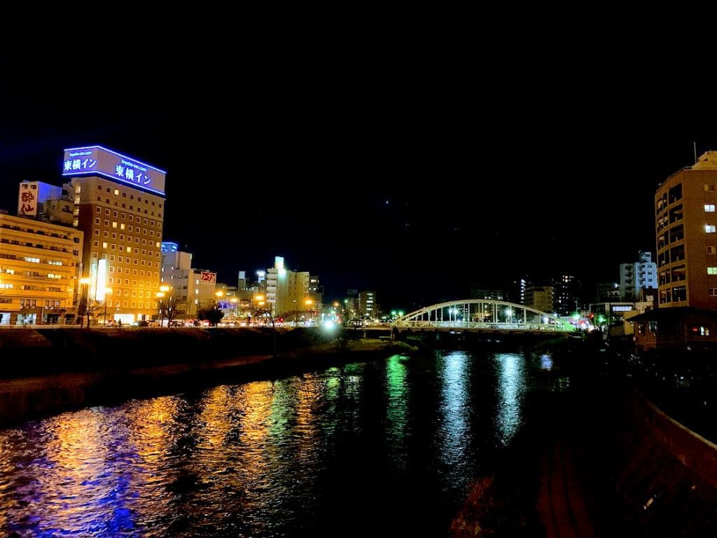 ライトアップ開運橋（南側から見た風景）
