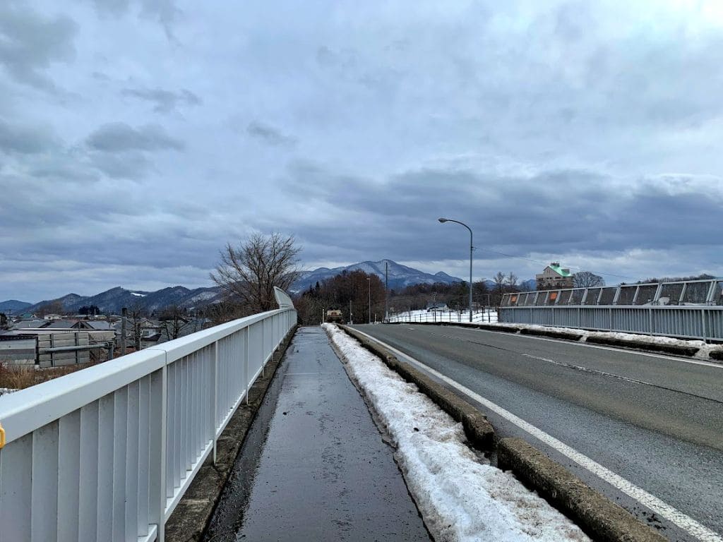 岩手山とは逆方向へ