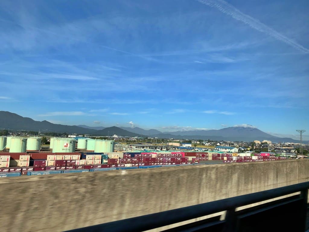 盛岡貨物ターミナル駅付近から見た岩手山（2018.10撮影）