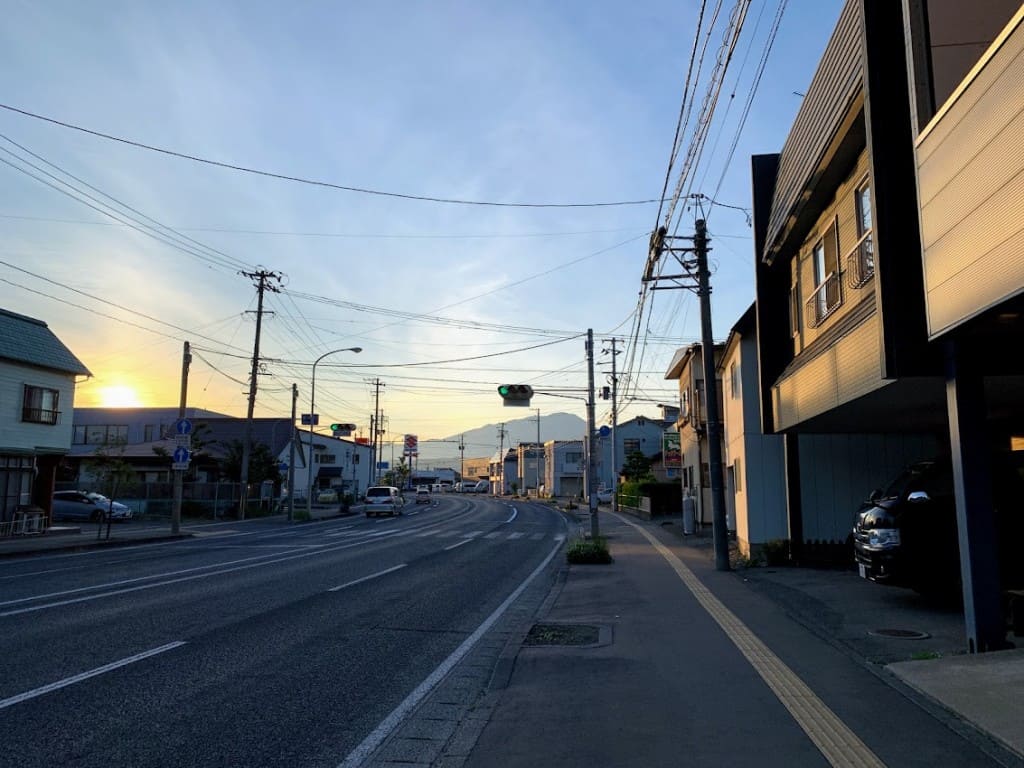 中屋敷町（三ツ家バス停付近）から見た岩手山（2019年6月撮影）