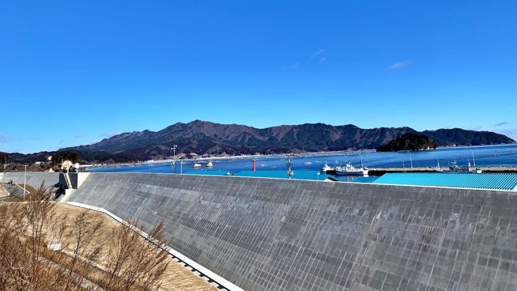 山田湾の防潮堤