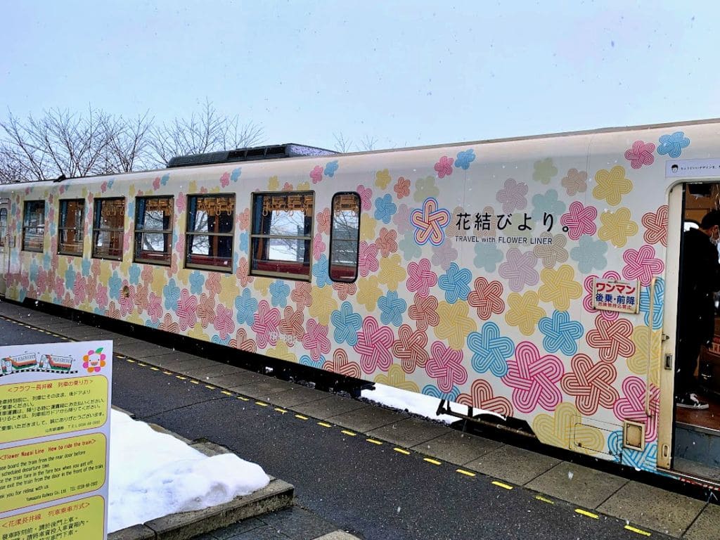 山形鉄道・長井駅にて2